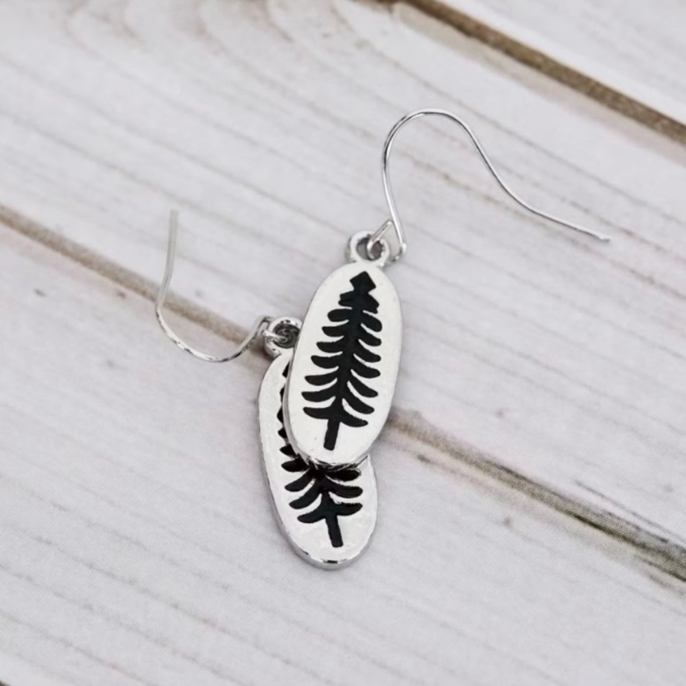 NEW Pine Tree Design Dangle Earrings Silver and Black - Boutique